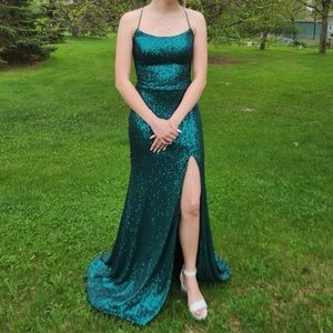 Prom dress size M but fits like a size 6